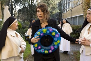 Carice van Houten speelt de moeder Lea, in De Gelukkige Huisvrouw. 