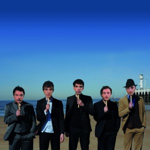 Absynthe Muzikaal wordt iedereen verwend met Bert Ostyn, frontman van de Belgische band Absynthe Minded. Foto: Koen Degroote.