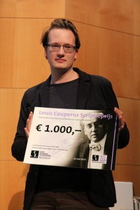 Léon Collé wint met zijn scriptie: 'Hoe heerlijk om geparfumeerd te zijn'. Foto: Peter Hoffman