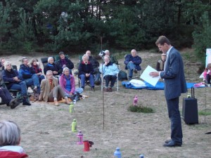 ericvanoosterhoutdraagtvooruiteigenwerk Eric van Oosterhout draagt voor uit eigen werk.