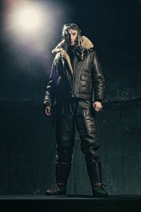 Parallel aan de tentoonstelling brengt het Nationale Toneel de Nederlandse toneelpremière van Het stenen bruidsbed. Foto: Carli Hermѐs @Unit CMA