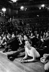 publiek nacht van de poezie 96 De Nacht van de Poezie in 1996. Foto: Michael Kooren