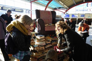 Het kunstwerk telde maar liefst 10.000 boeken. Foto: Aneo Koning