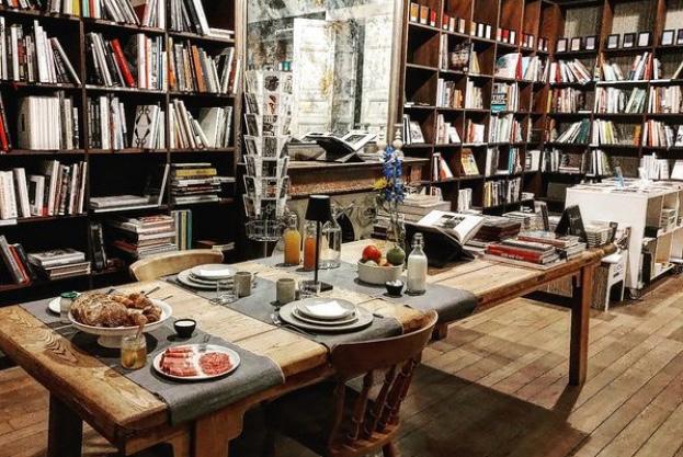 Belgisch boekenhuis Theoria lanceert allereerste ‘Bed & Books’